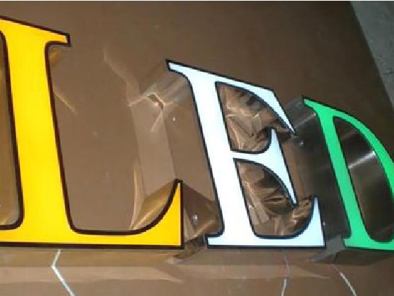 东台介绍LED招牌的基础知识。
